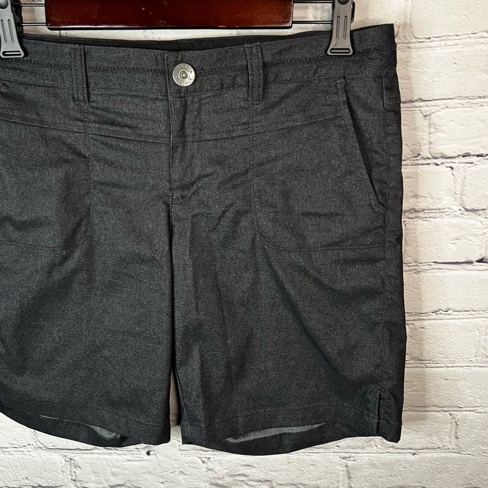 Athleta‎ Heathered Charcoal Gray Black La Trek 8" Inseam Mid Rise Shorts Size 8 - Picture 3 of 10